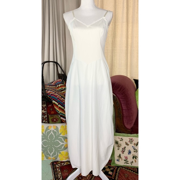 60s White Slip - Picture 1 of 9